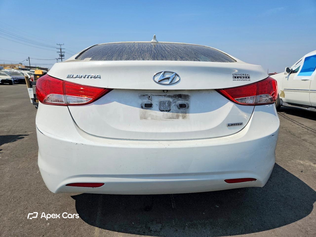 Hyundai Elantra 2013
