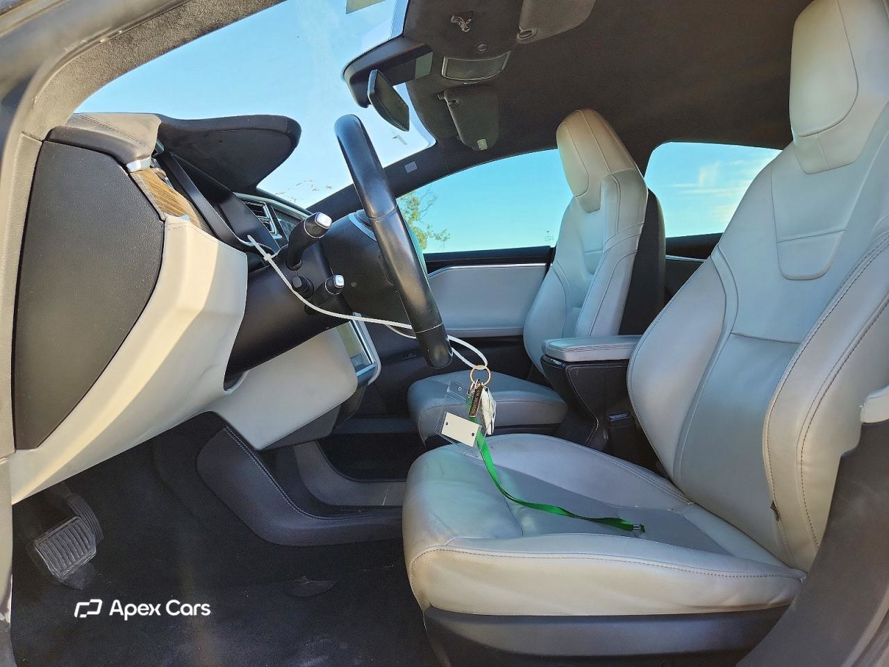 Tesla Model S 2015