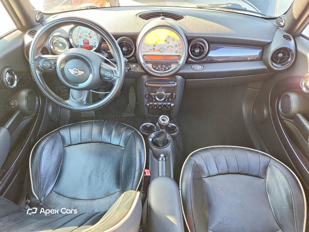 MINI Cooper 2011