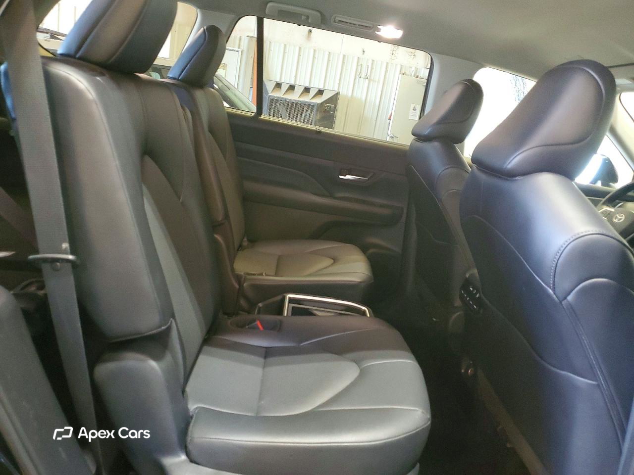 Toyota Highlander 2025