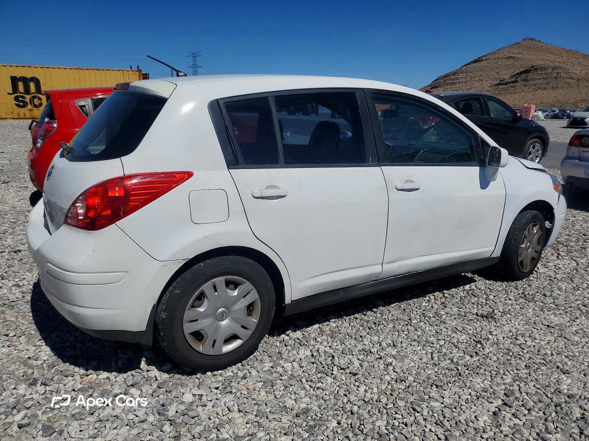 Nissan Versa 2012