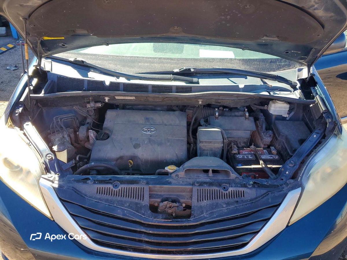 Toyota Sienna 2012