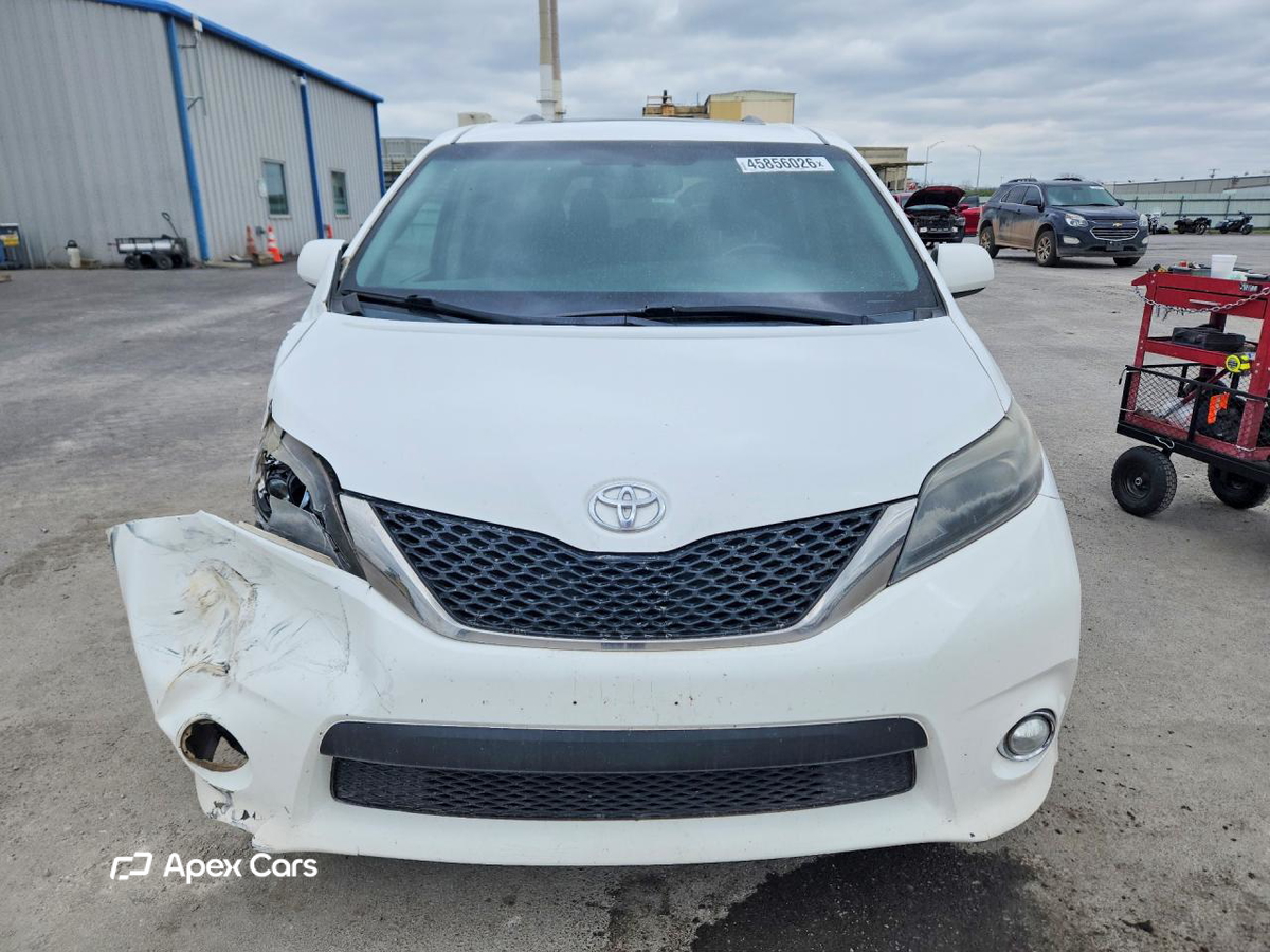 Toyota Sienna 2015