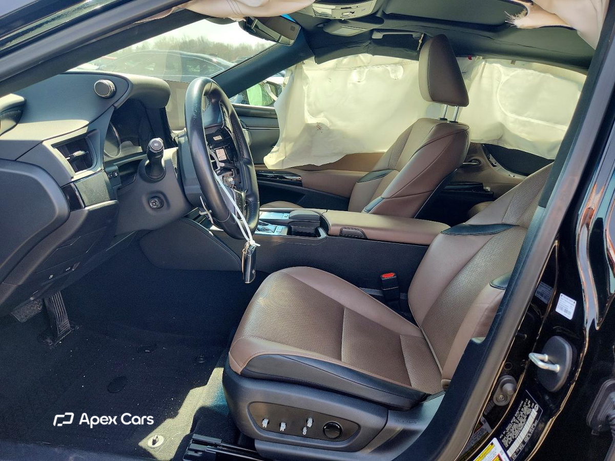 Lexus ES 2022