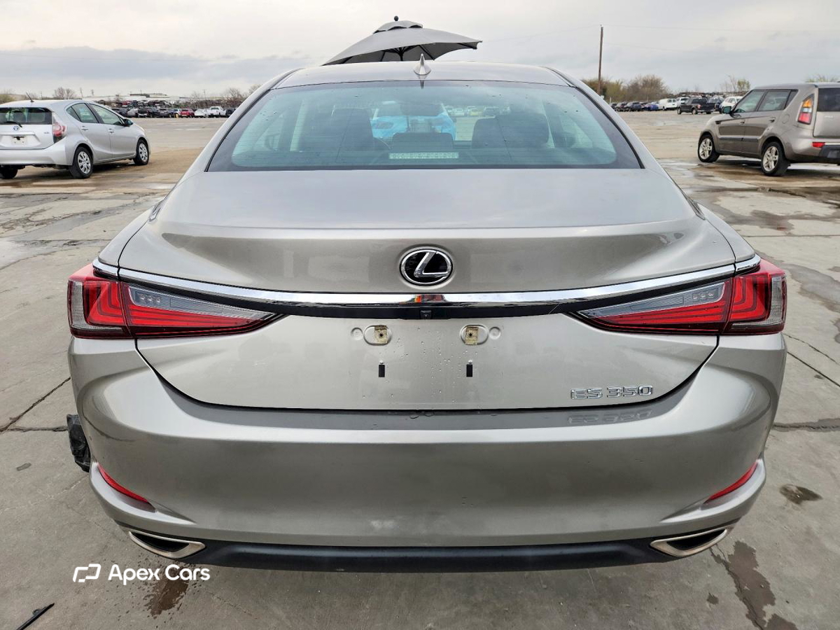 Lexus ES 2021
