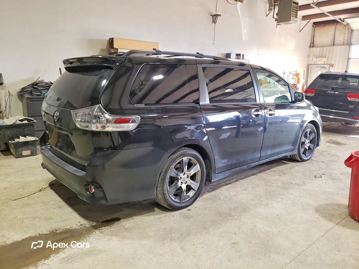 Toyota Sienna 2013