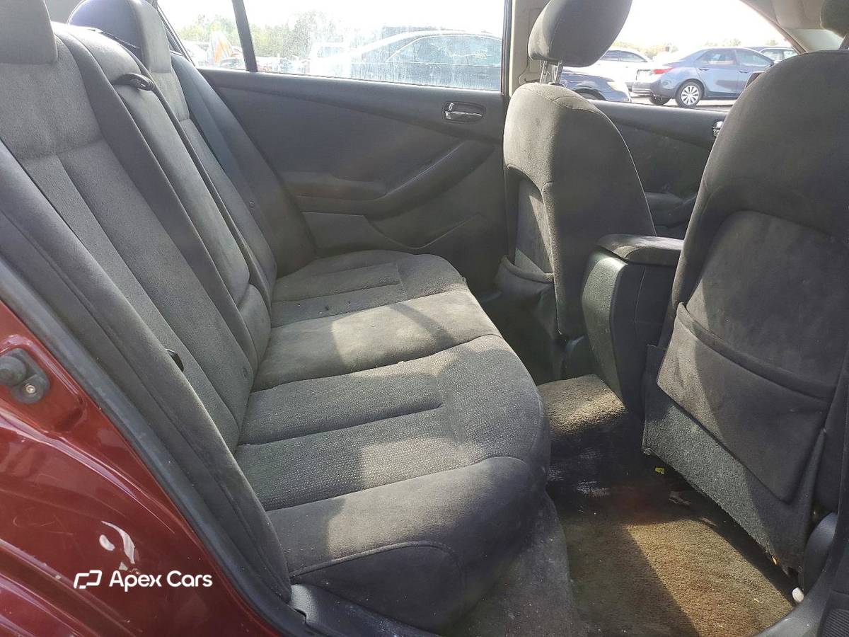 Nissan Altima 2010