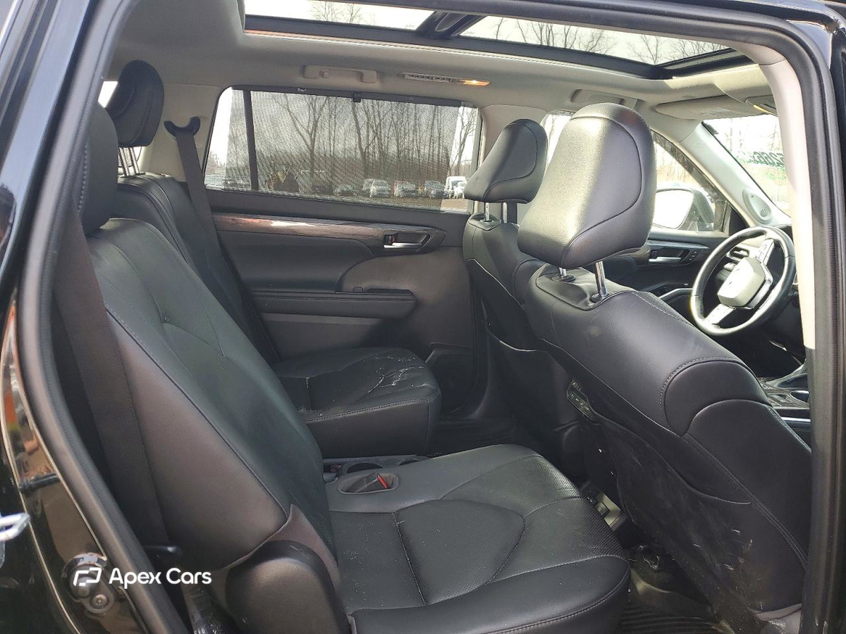 Toyota Highlander 2021
