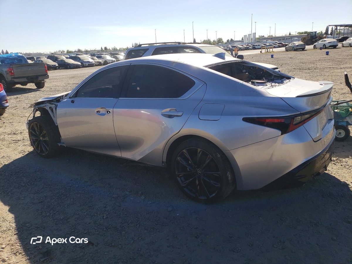 Lexus IS 2024