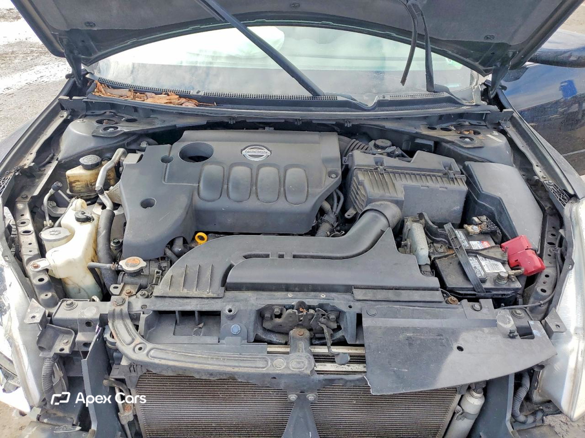 Nissan Altima 2010