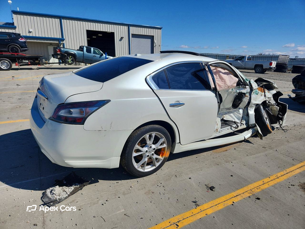 Nissan Maxima 2014
