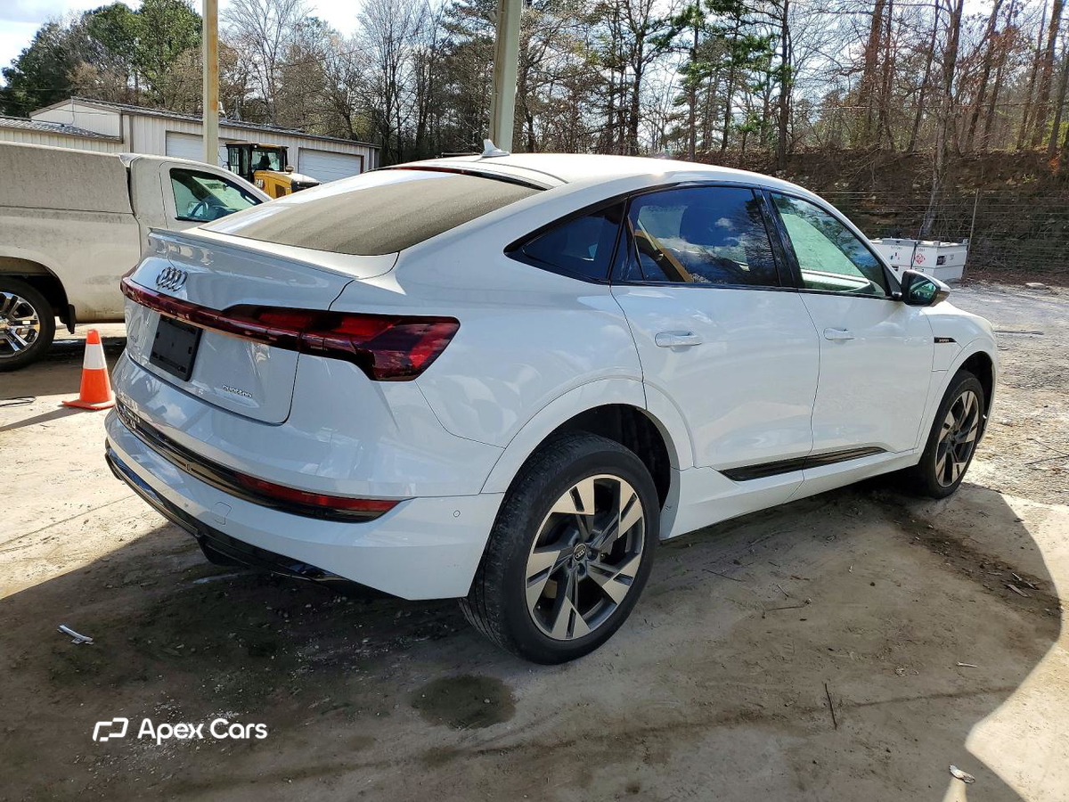 Audi e-tron 2022