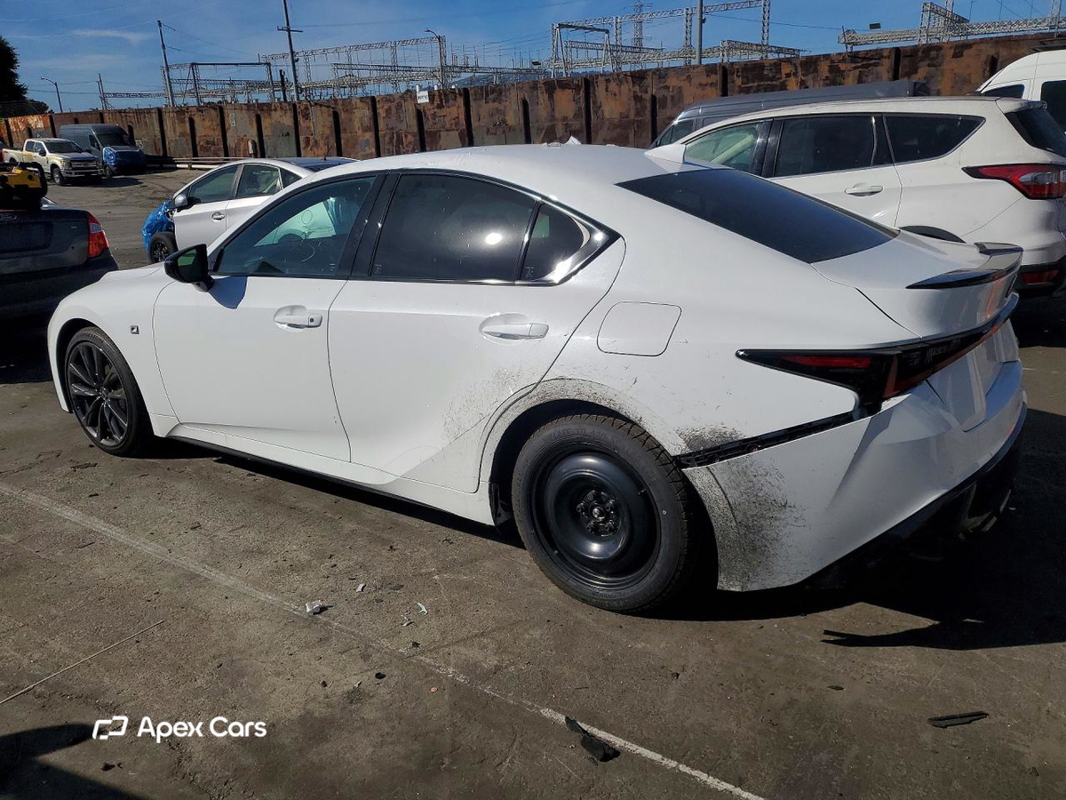 Lexus IS 2025