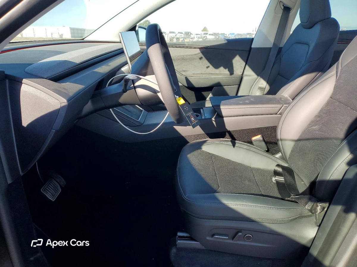 Tesla Model Y 2026
