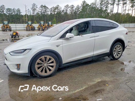 Tesla Model X 2016 - Image 1 of 14