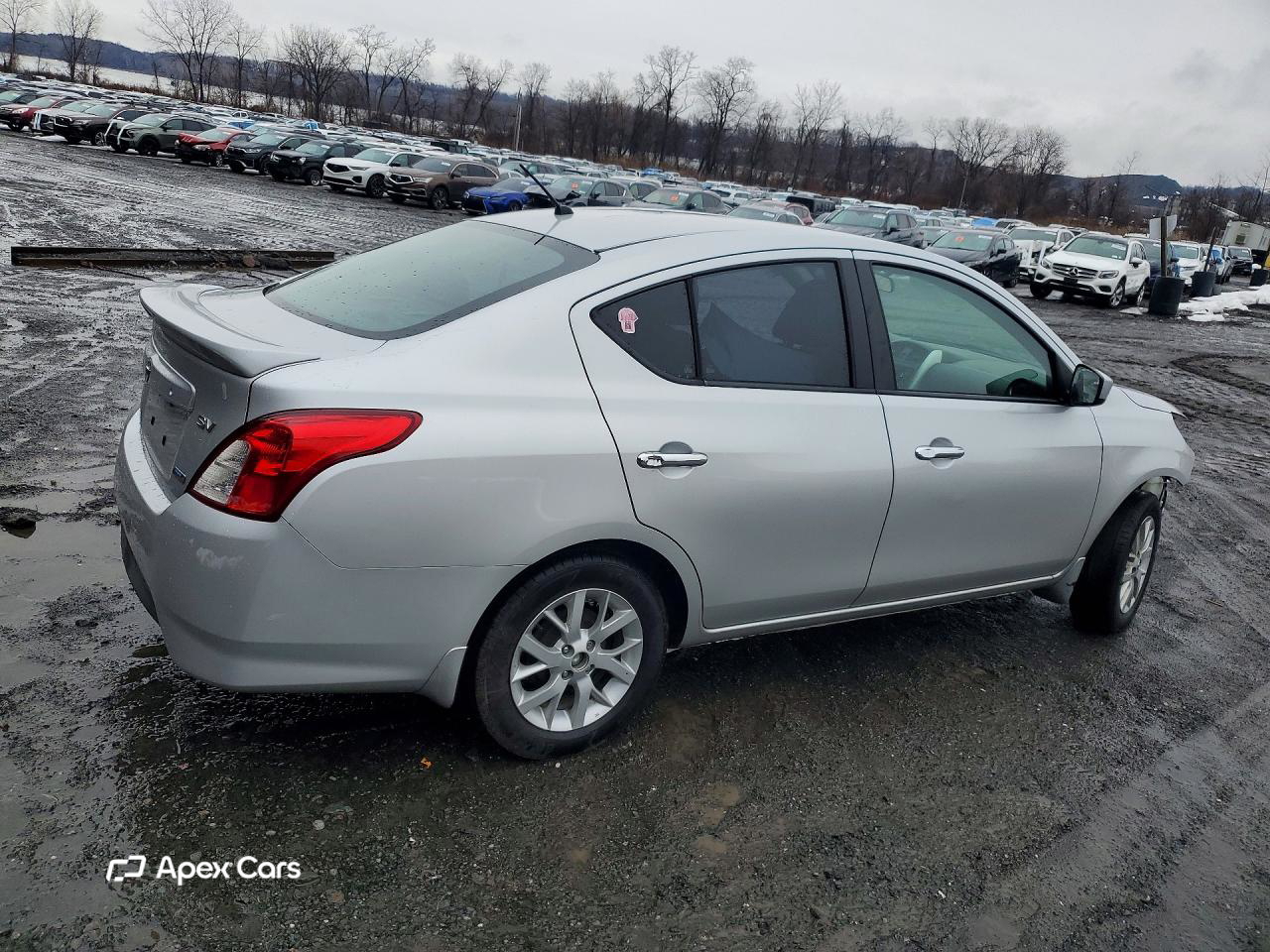 Nissan Versa 2015