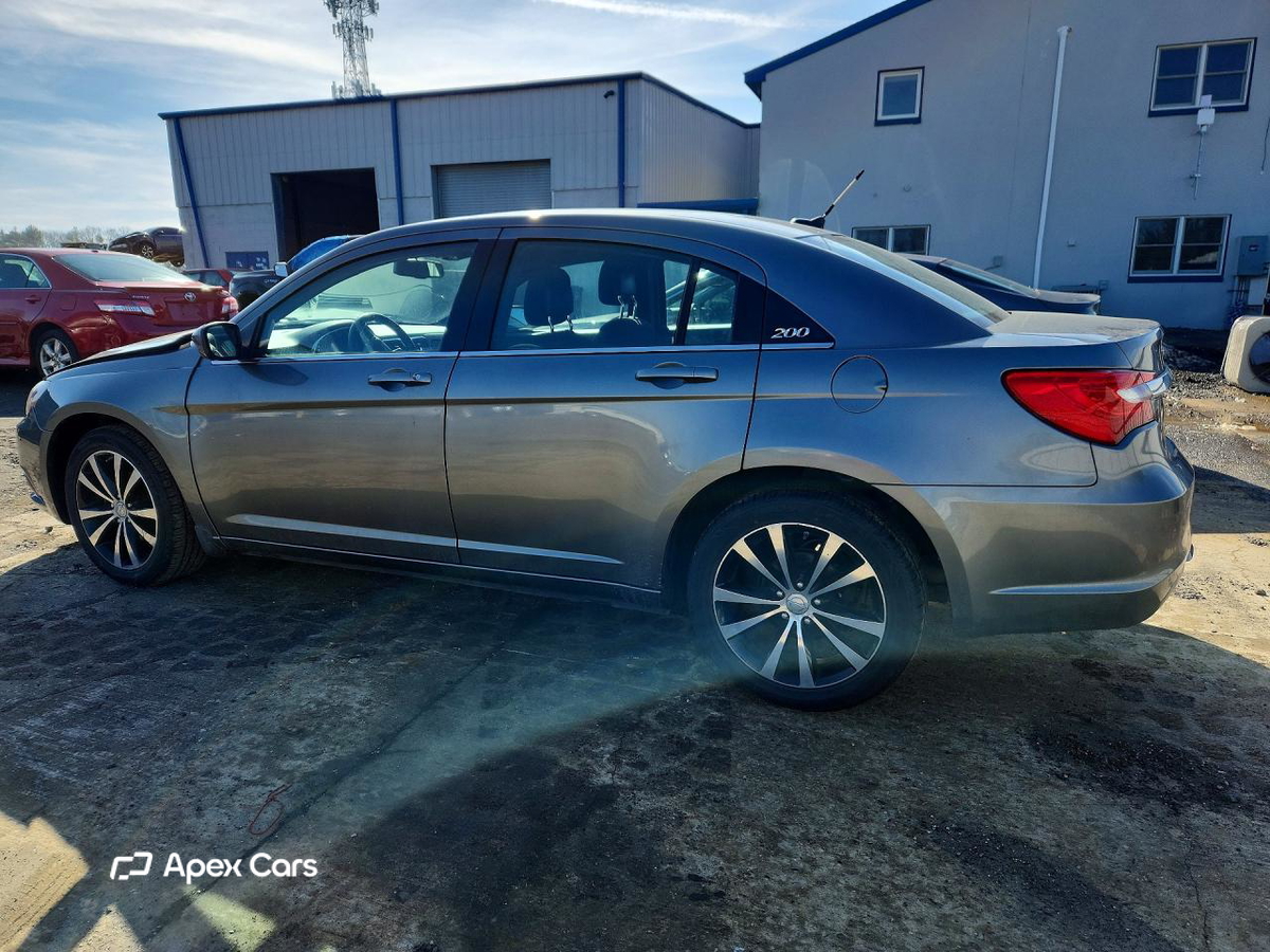 Chrysler 200 2013