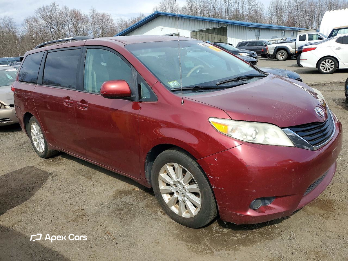 Toyota Sienna 2011