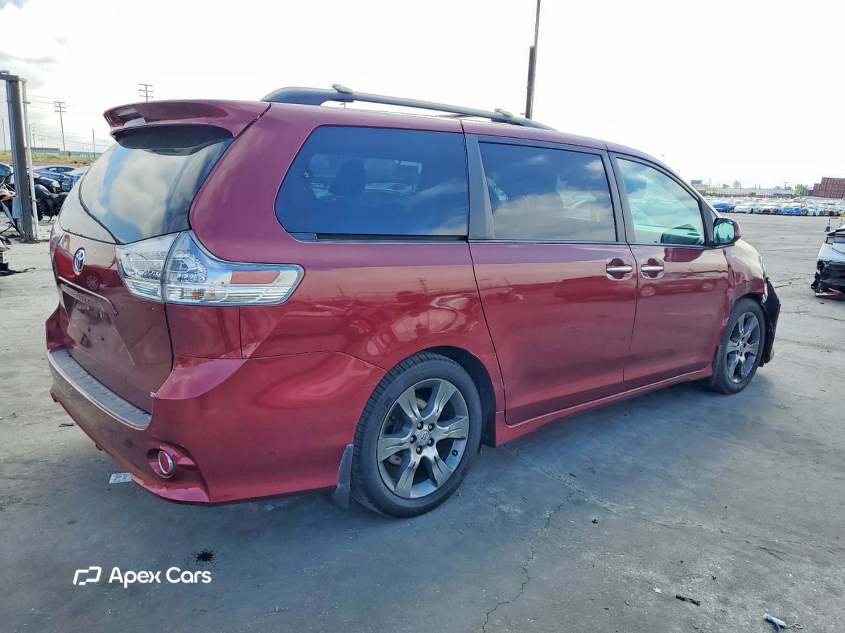 Toyota Sienna 2015