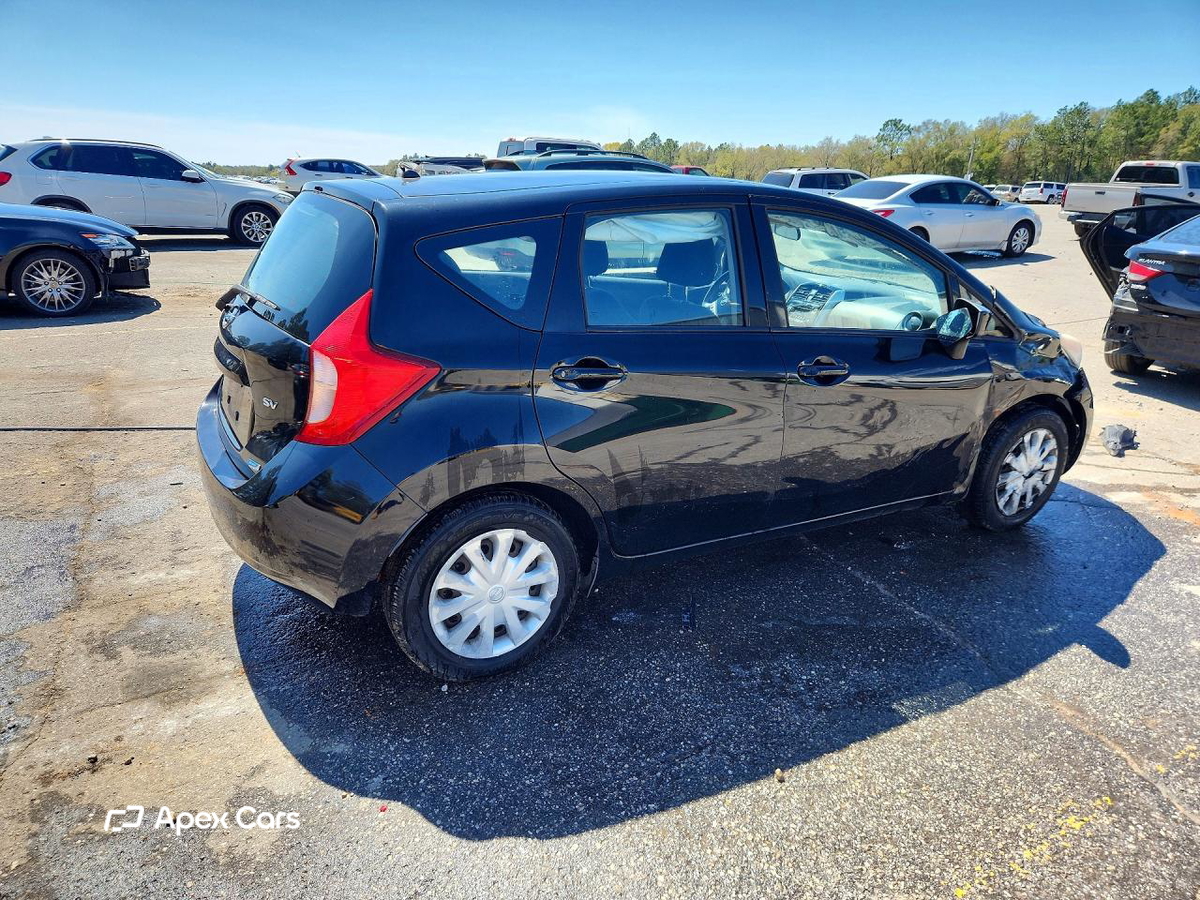 Nissan Versa 2015