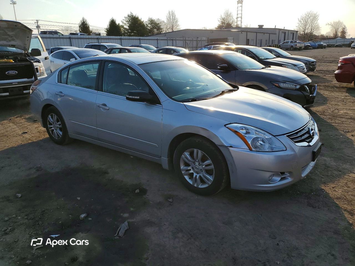 Nissan Altima 2012