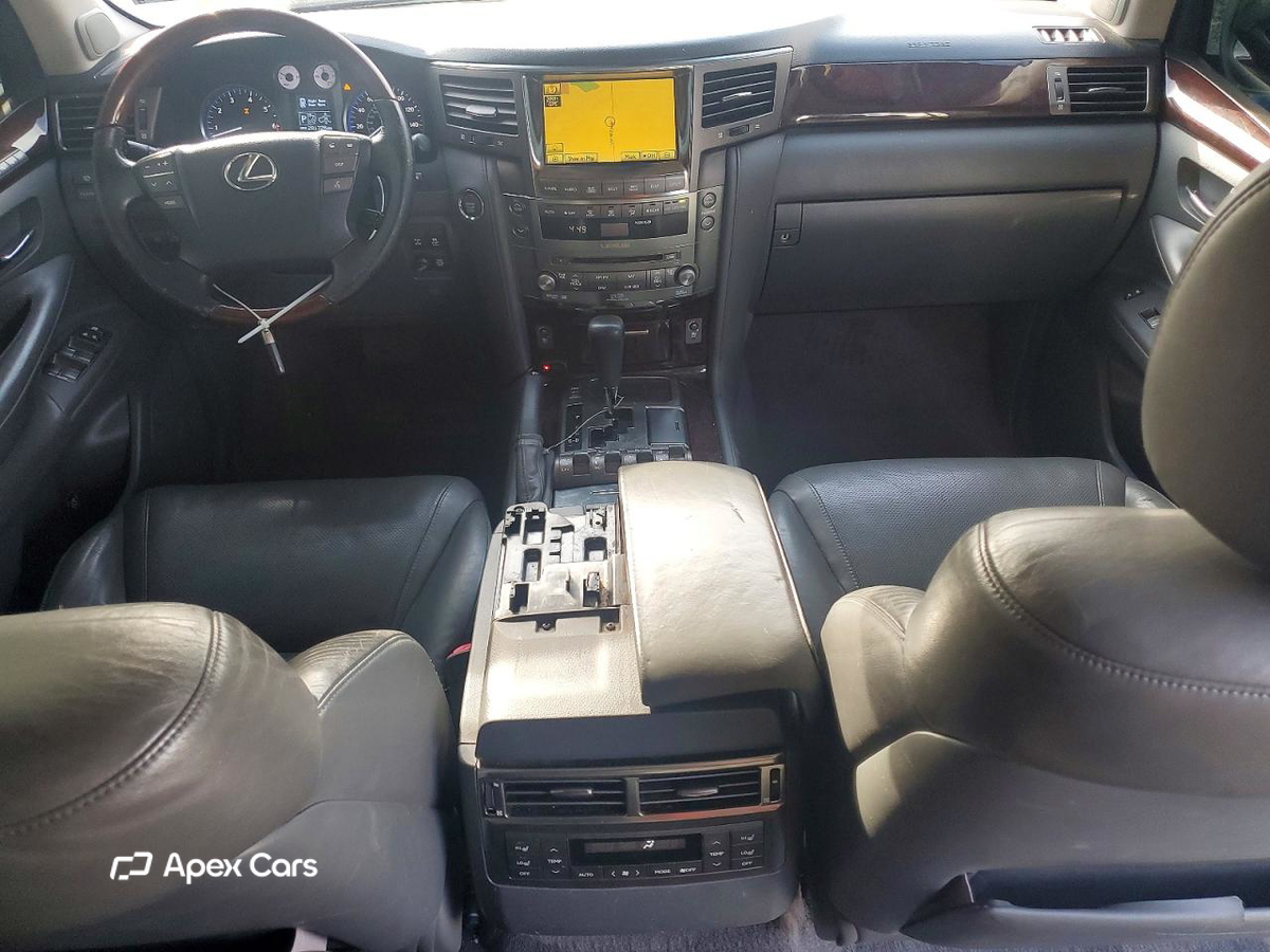 Lexus LX 2010