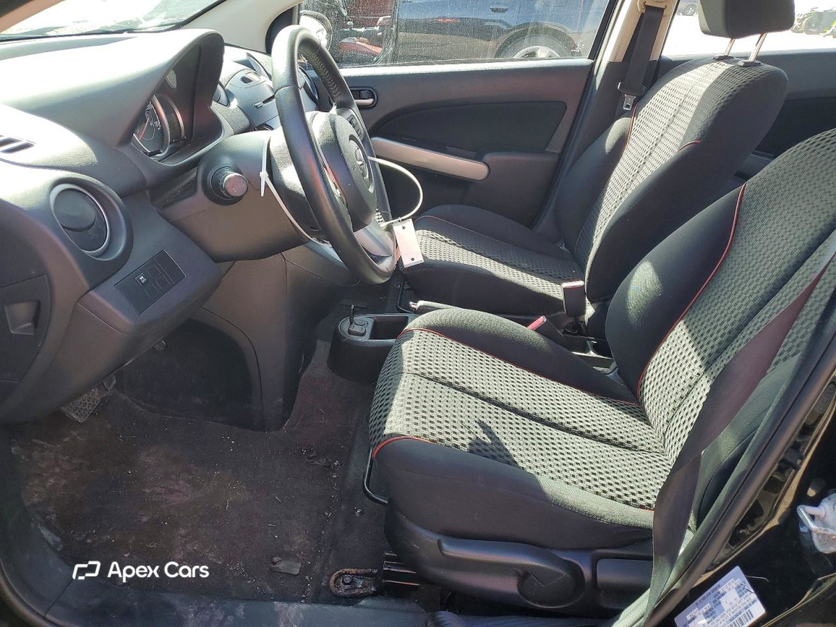 Mazda 2 2011