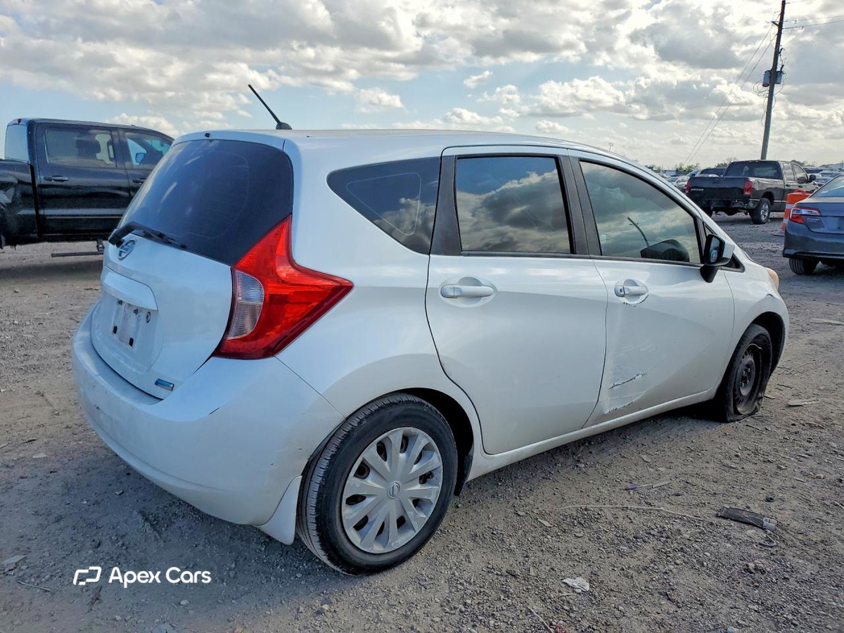 Nissan Versa 2015