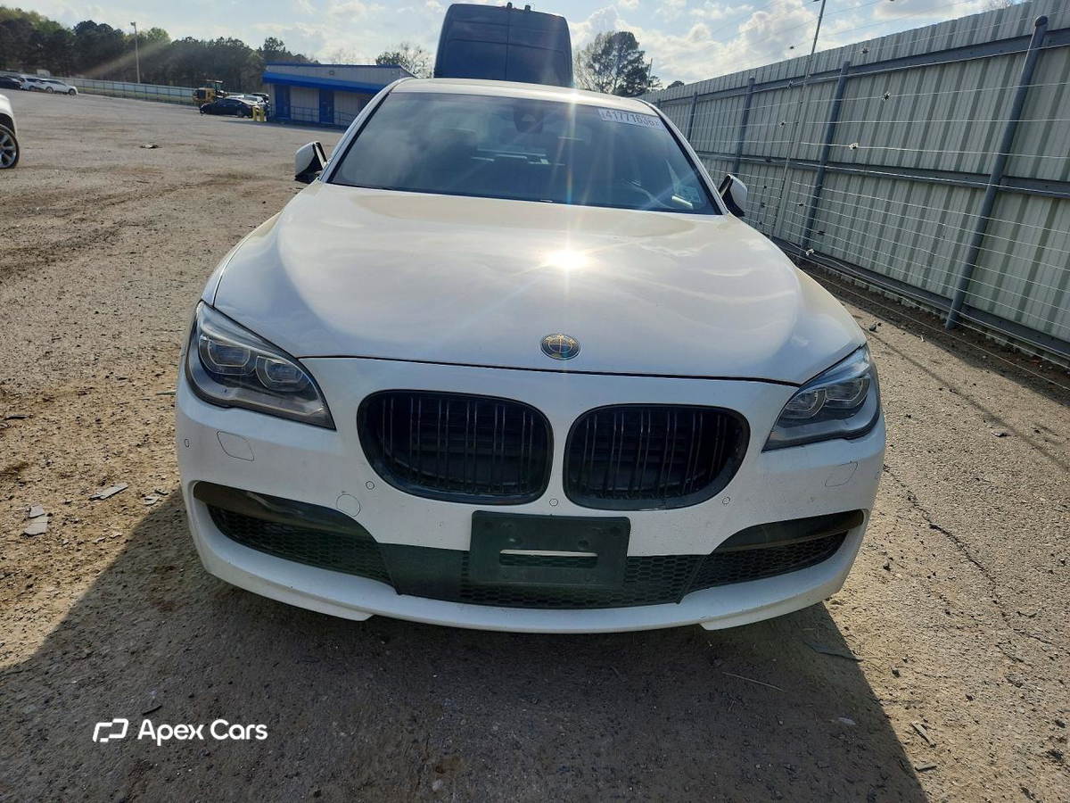 BMW Series 7 2015