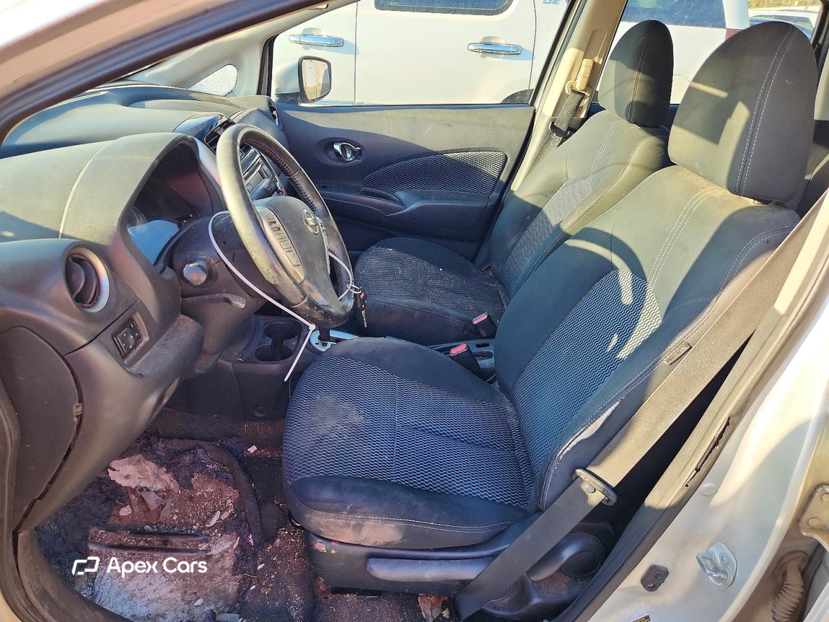 Nissan Versa 2015