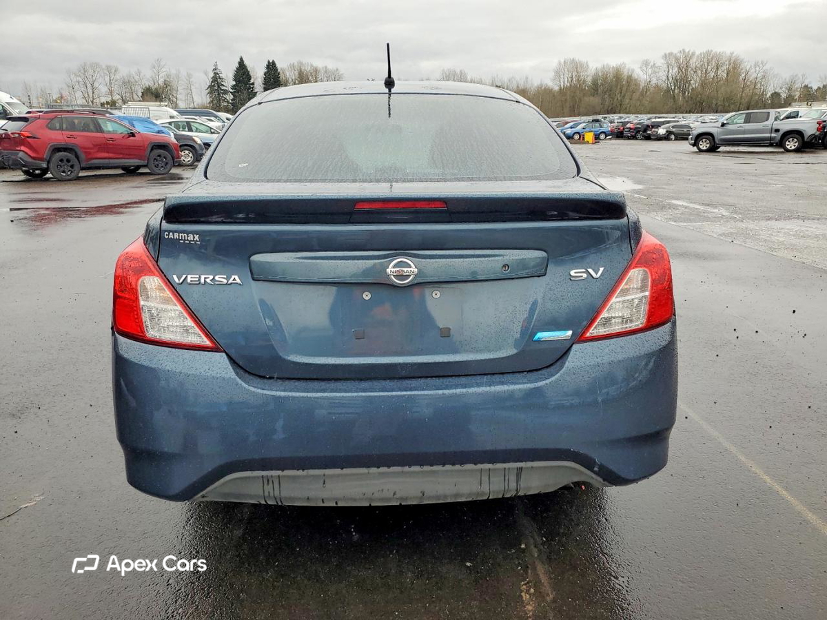 Nissan Versa 2016