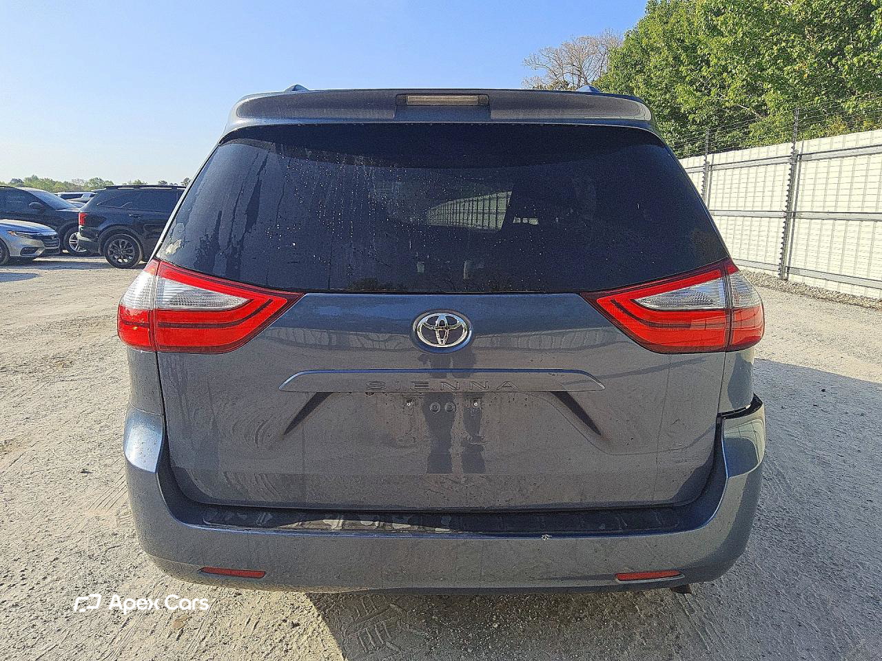 Toyota Sienna 2016