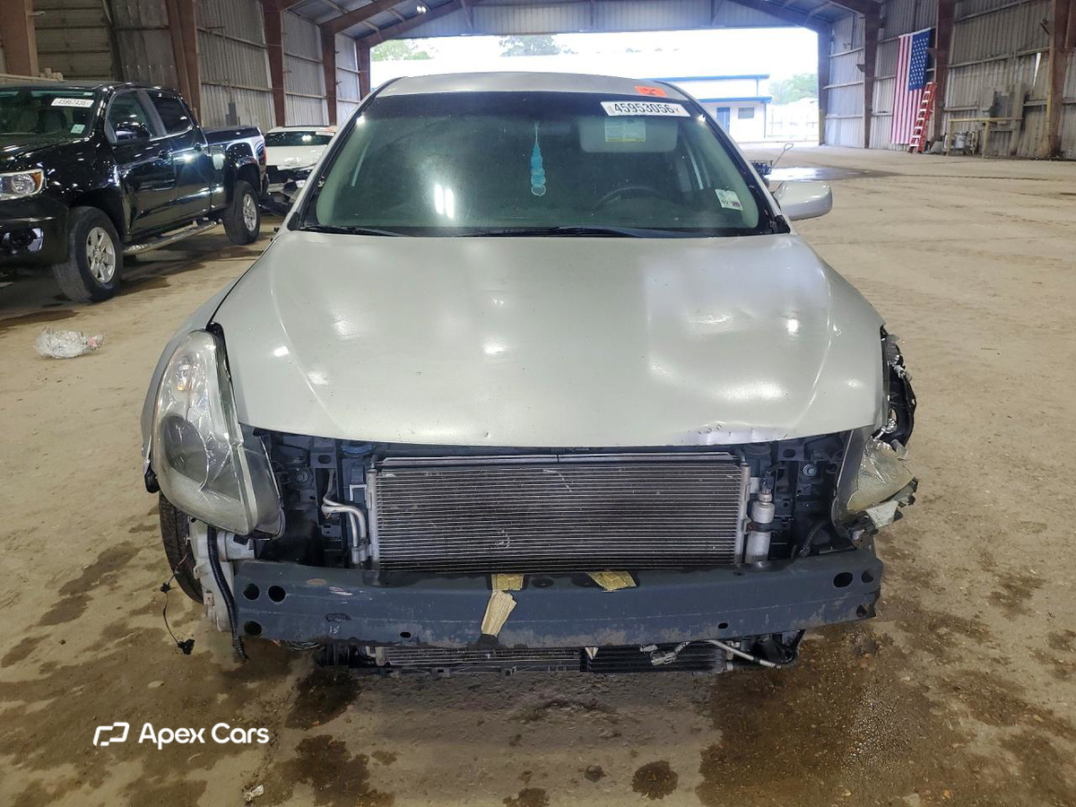 Nissan Altima 2010
