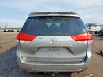 Toyota Sienna 2011
