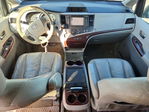 Toyota Sienna 2011