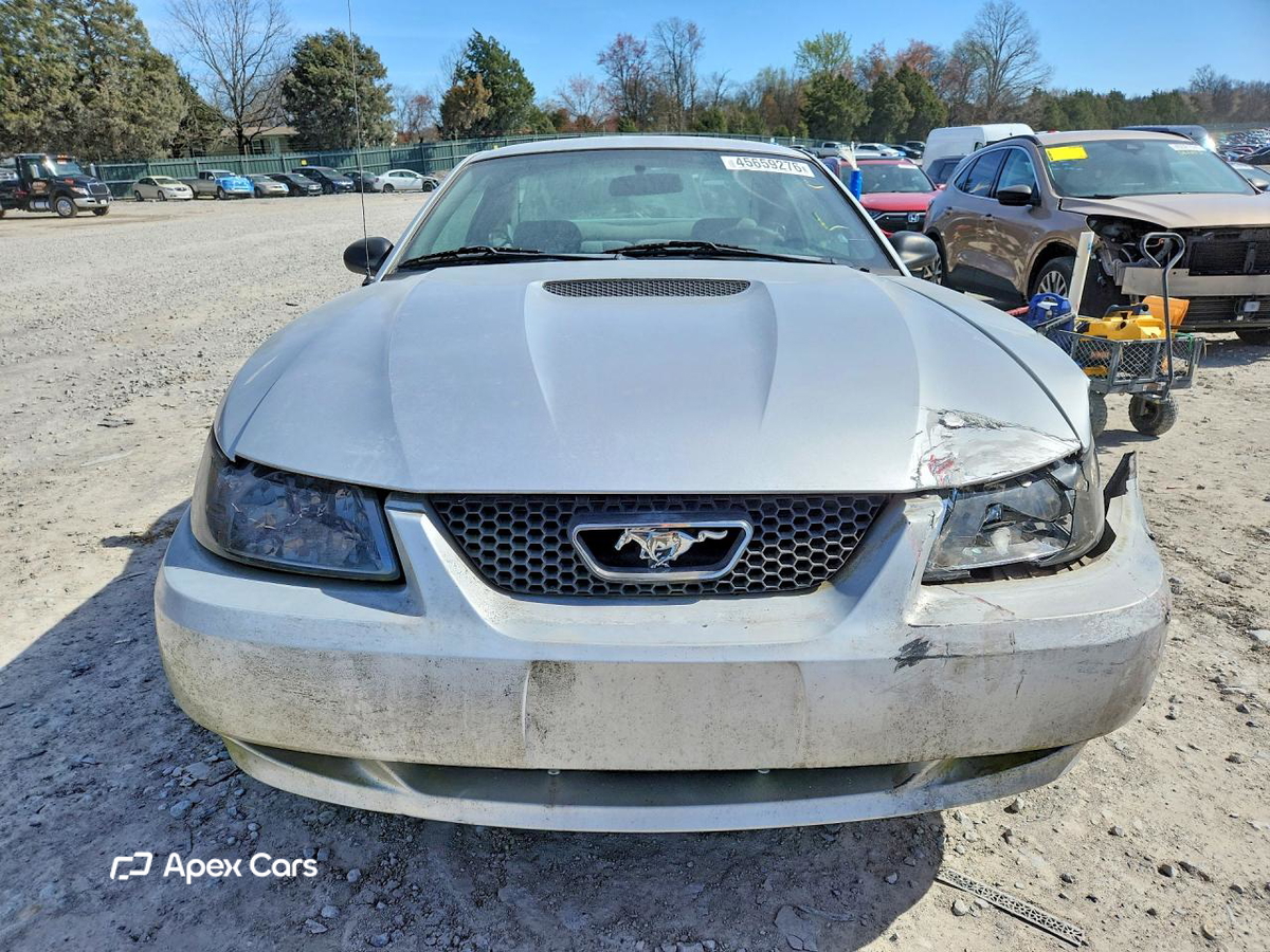 Ford Mustang 2001