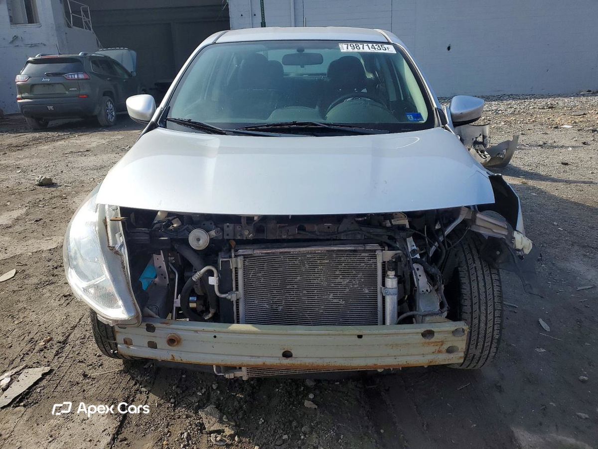 Nissan Versa 2018