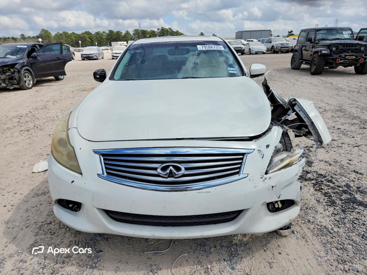 Infiniti  2010