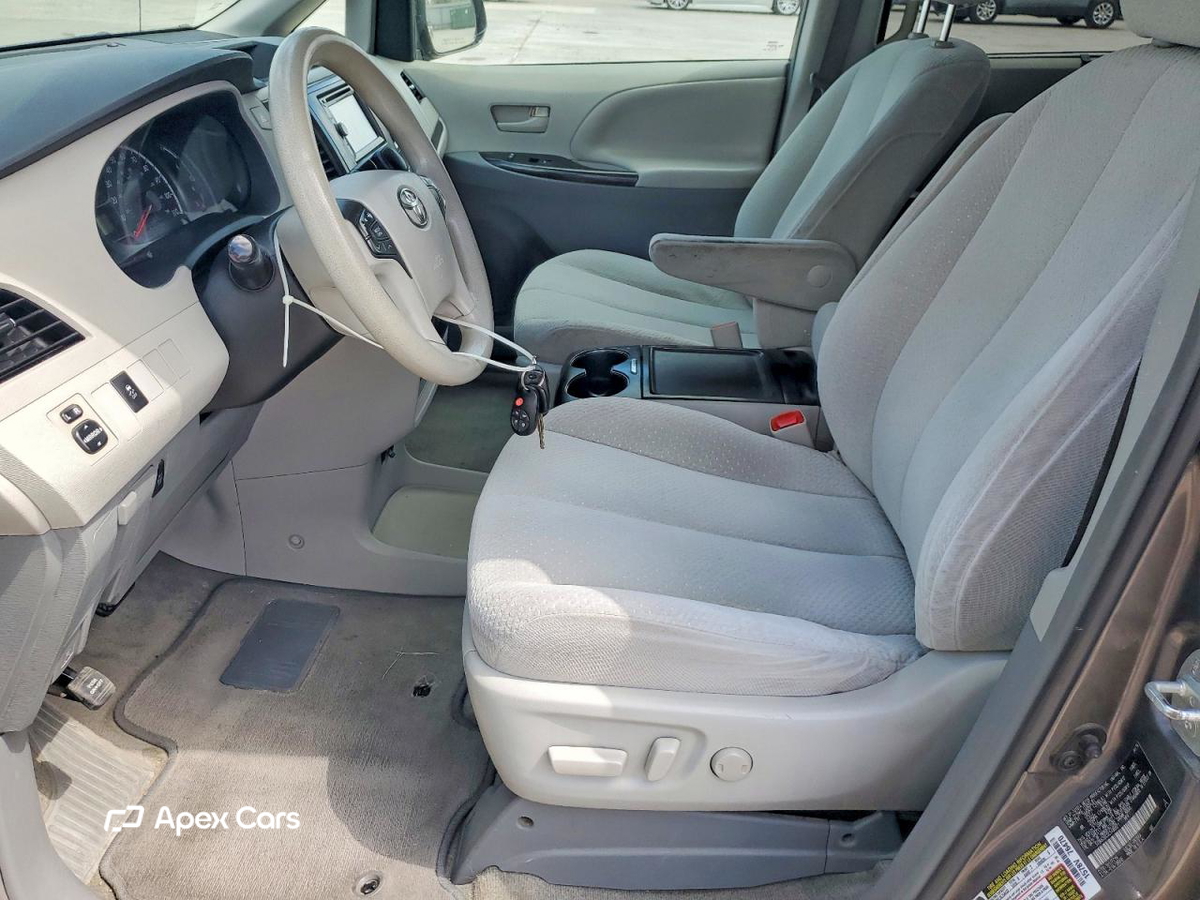 Toyota Sienna 2014