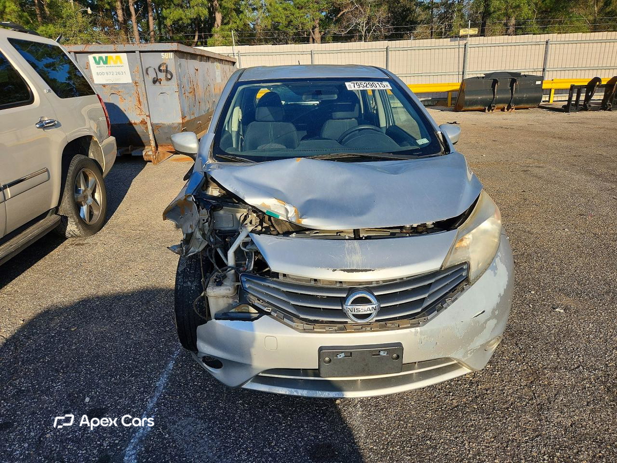 Nissan Versa 2015