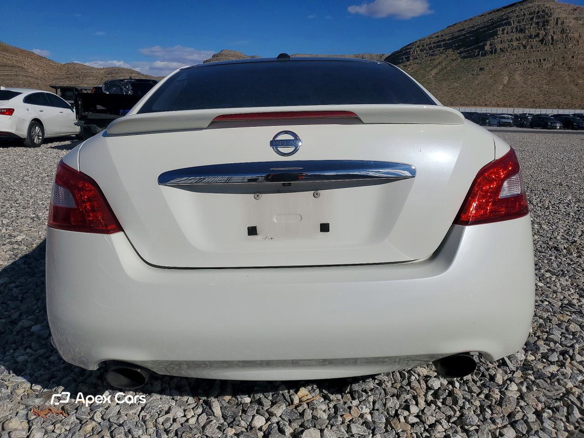 Nissan Maxima 2010