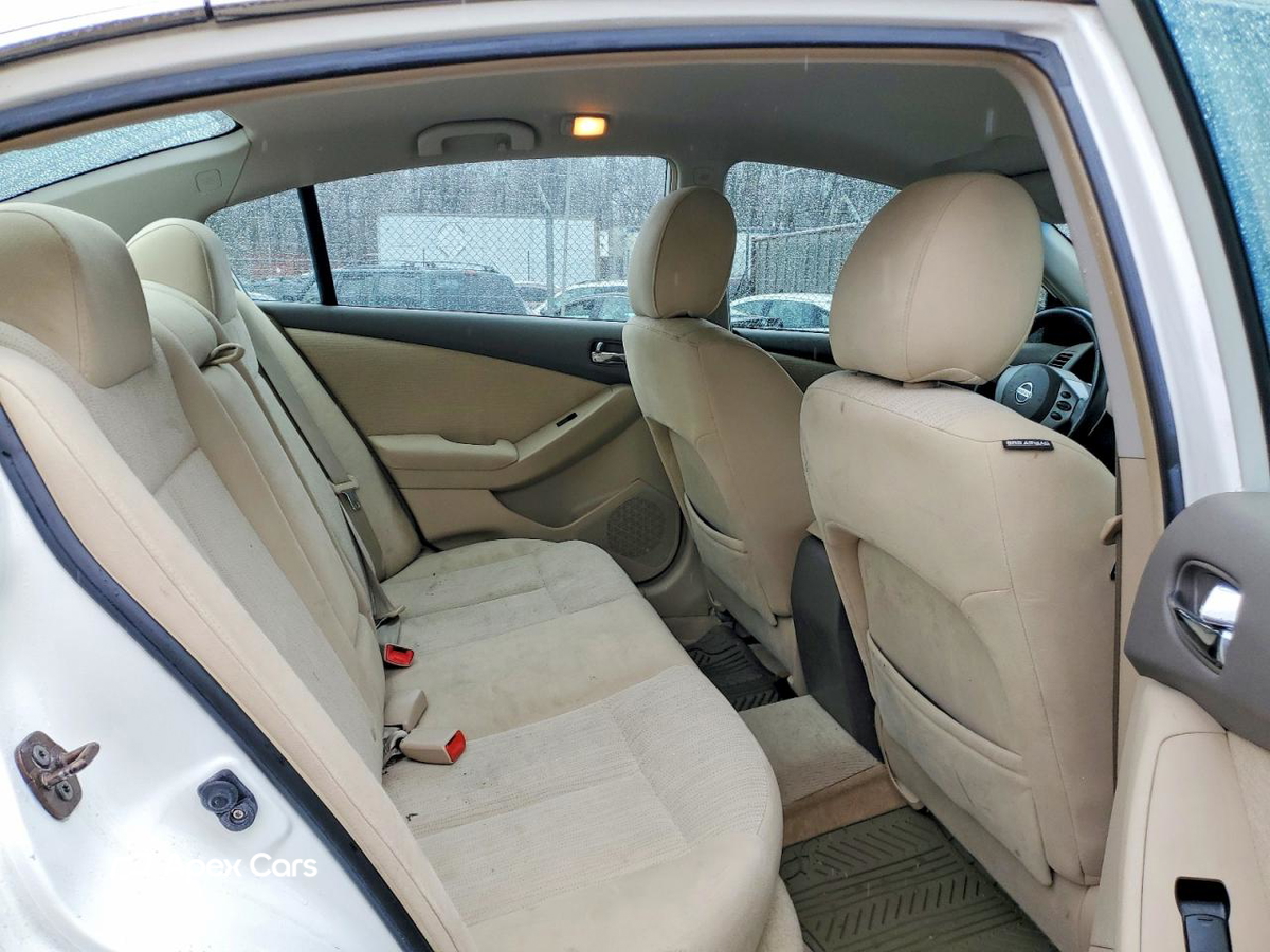 Nissan Altima 2010