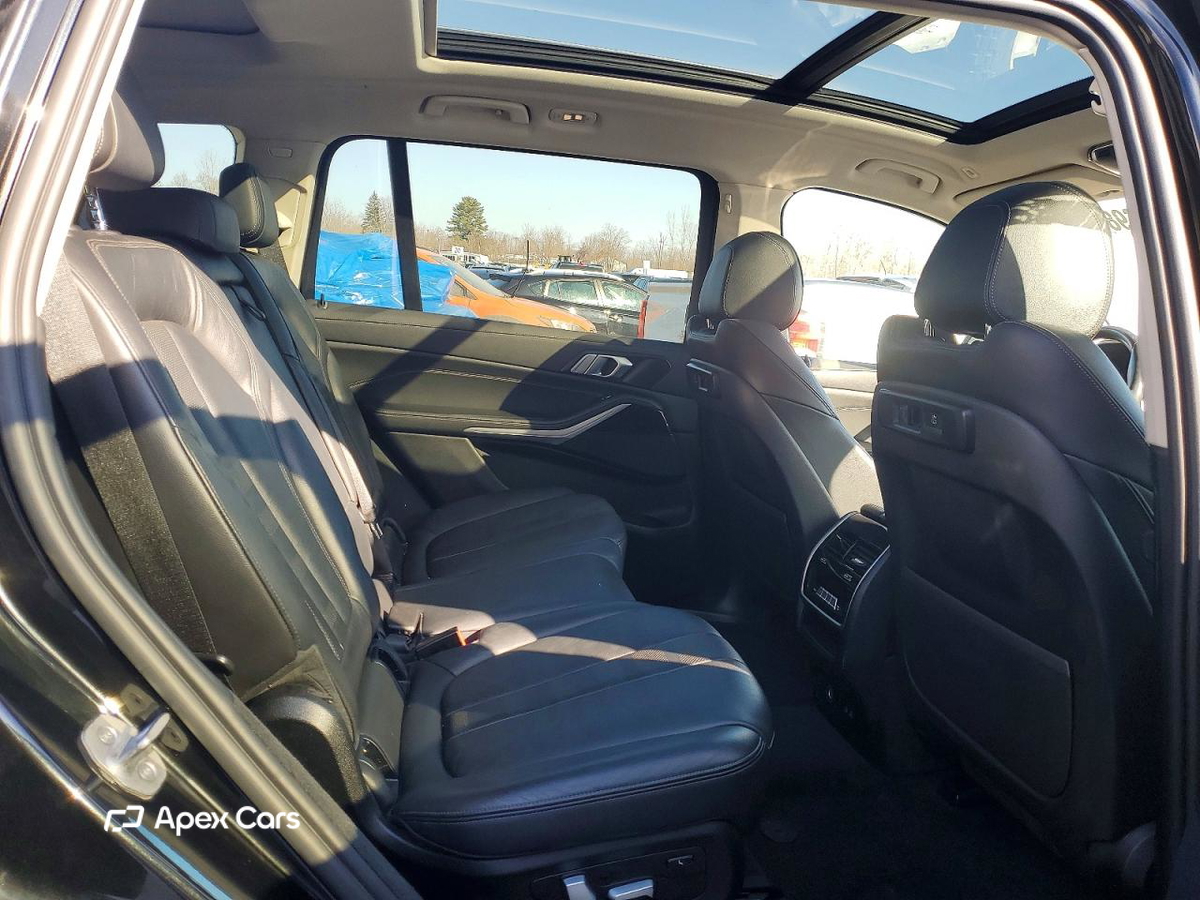 BMW X7 2021