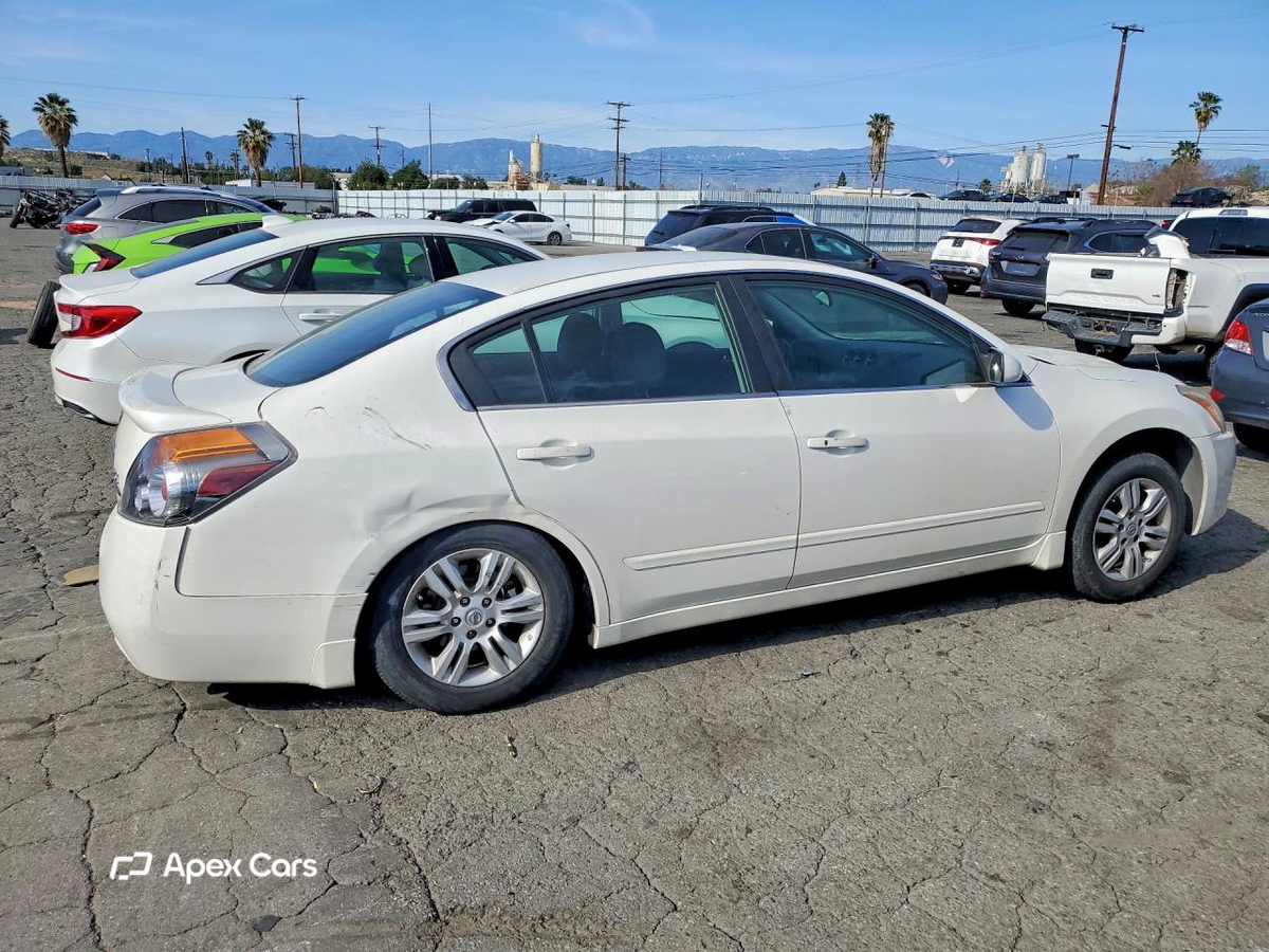 Nissan Altima 2012