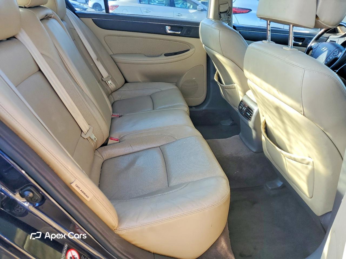 Hyundai Genesis 2011