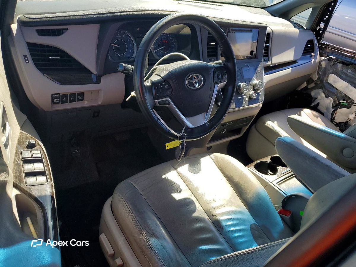 Toyota Sienna 2015