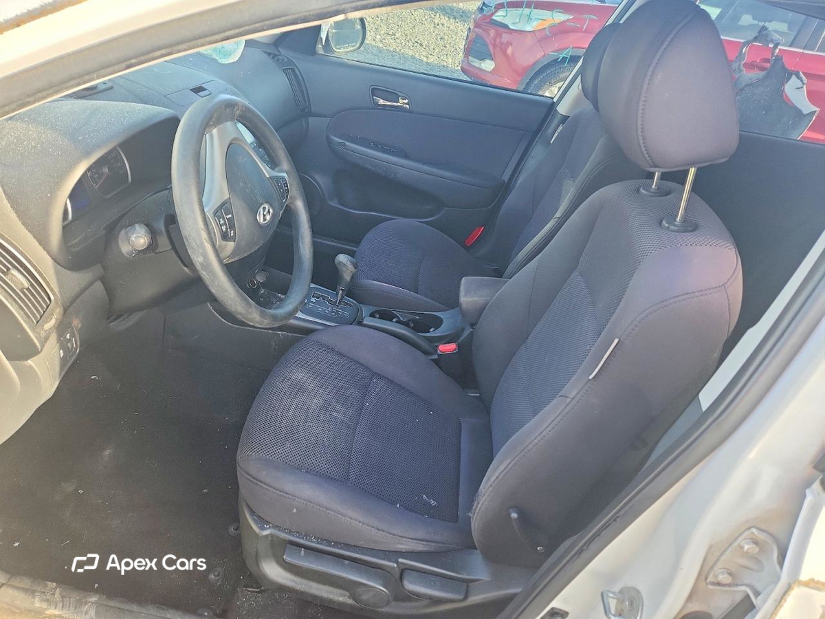 Hyundai Elantra 2011