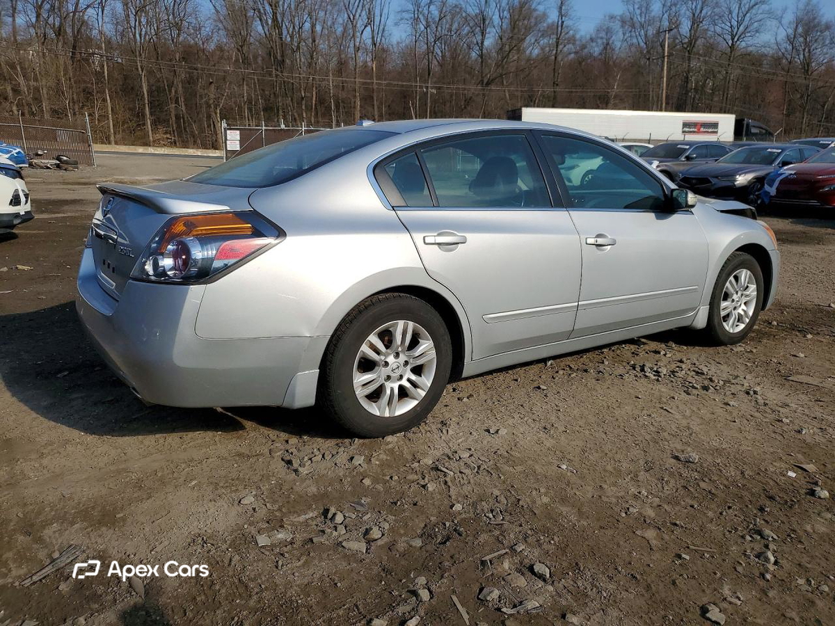 Nissan Altima 2010