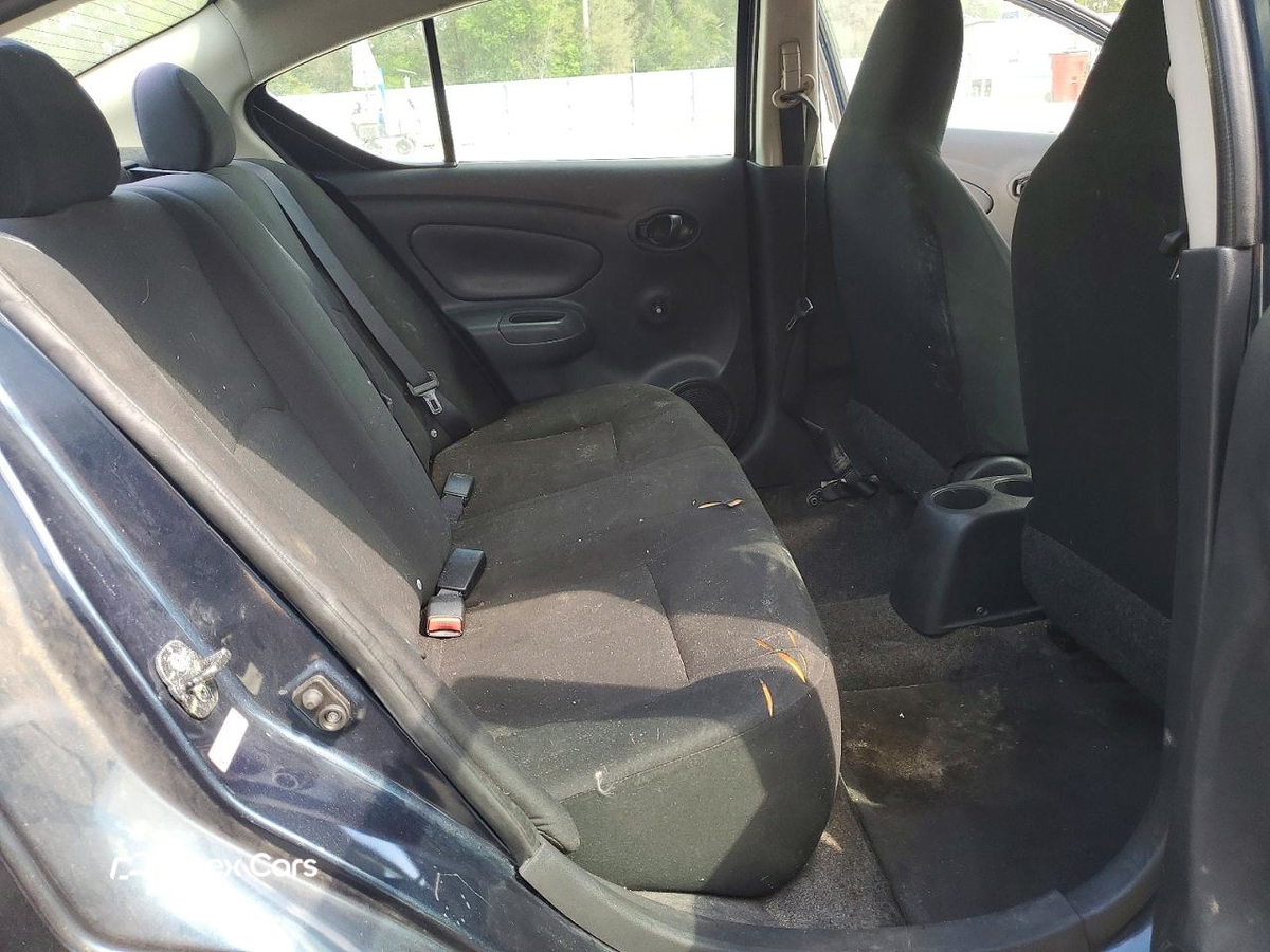 Nissan Versa 2015