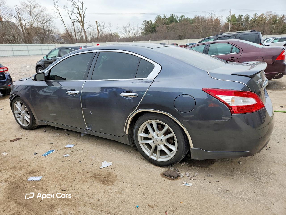 Nissan Maxima 2010